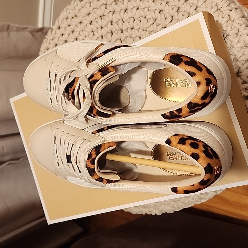 NWT Michael Kors Womens Sneakers - Picture 5 of 9